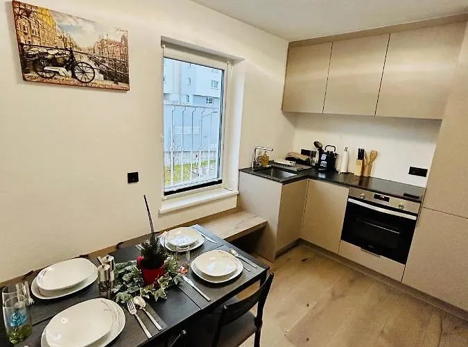 Idyllische In Zentrumsnaehe Mit Parkplatz 1 غموندين