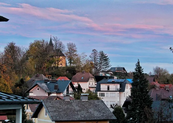 Idyllische In Zentrumsnaehe Mit Parkplatz 1 アパート グムンデン